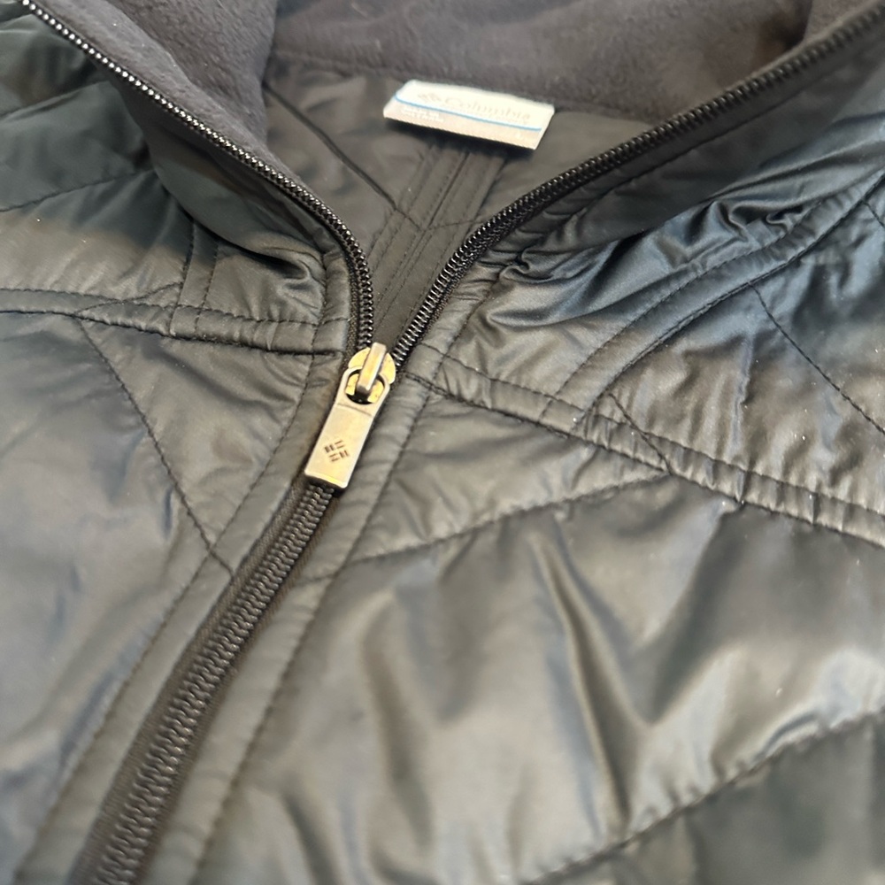 Columbia Black Quilted Vest Jacket large NWOT - Picture 3 of 5